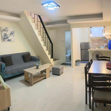 2 Bedroom Townhouse In Bacolod City Esterno foto