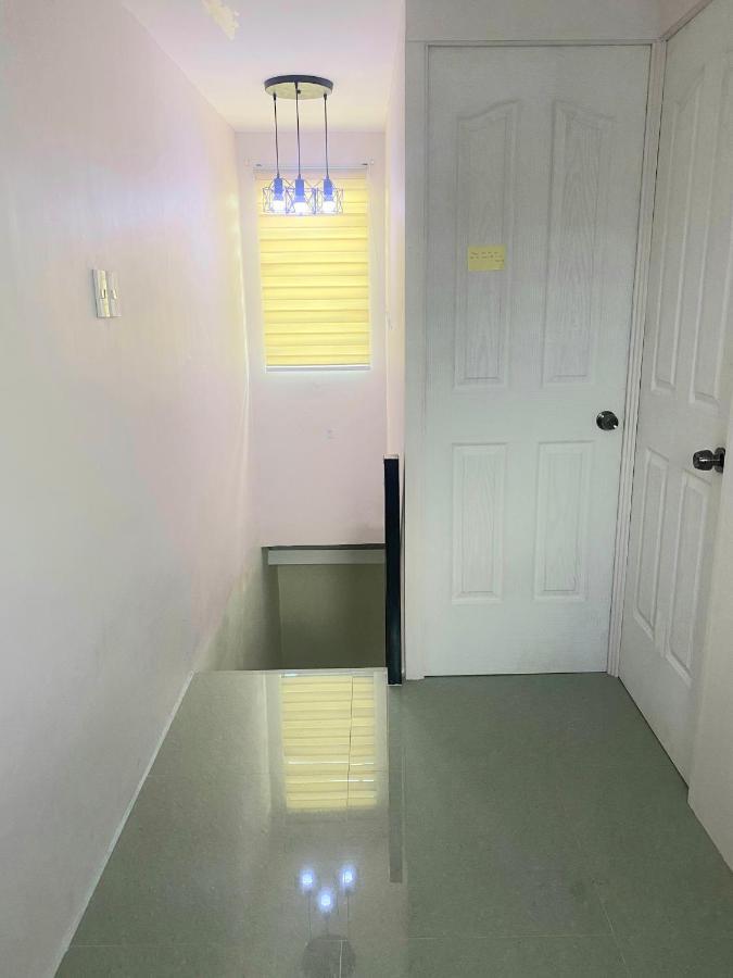 2 Bedroom Townhouse In Bacolod City Esterno foto