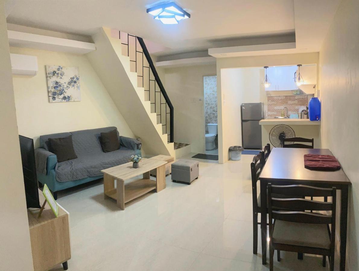 2 Bedroom Townhouse In Bacolod City Esterno foto