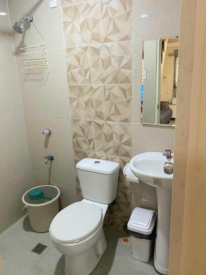 2 Bedroom Townhouse In Bacolod City Esterno foto