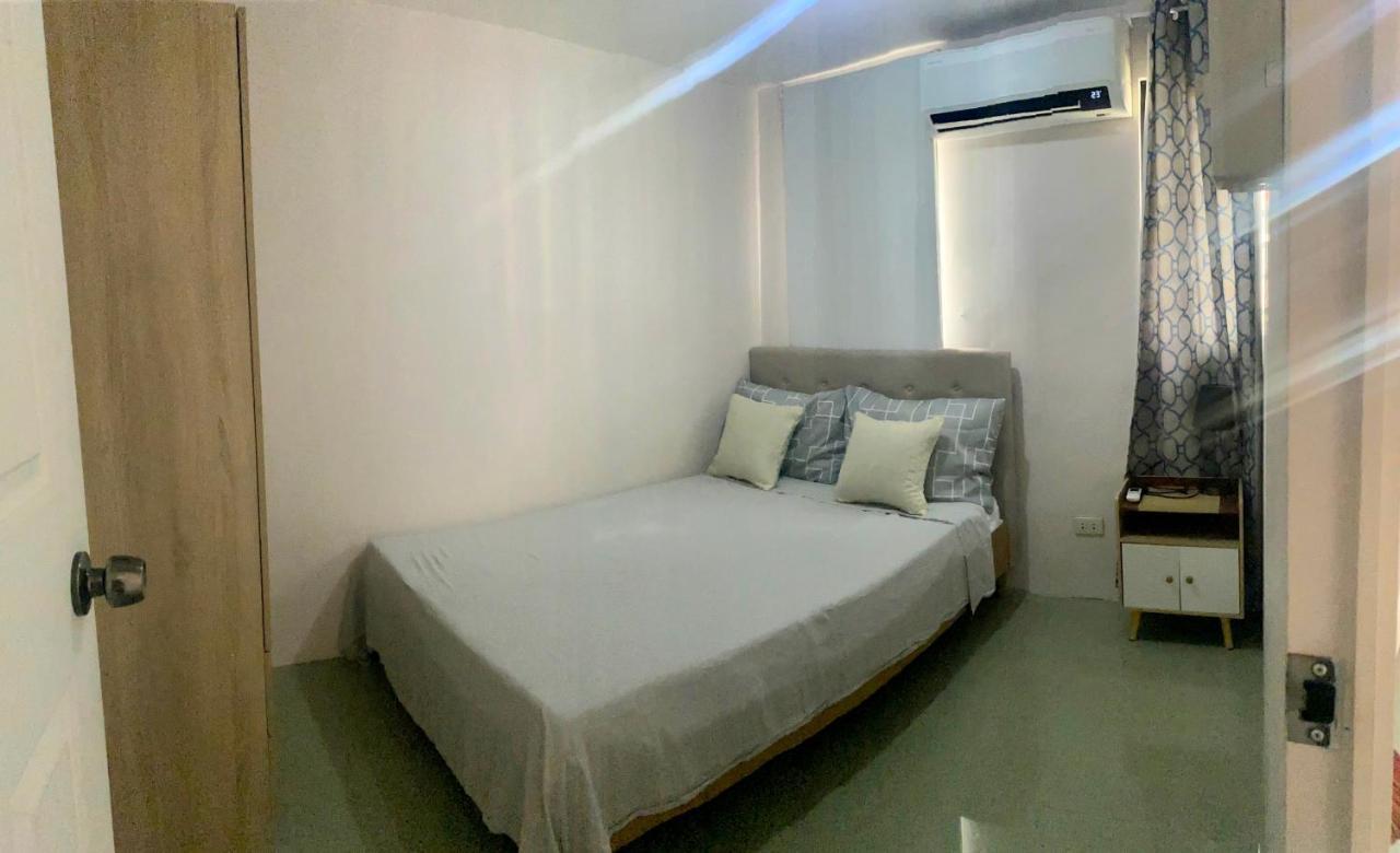 2 Bedroom Townhouse In Bacolod City Esterno foto
